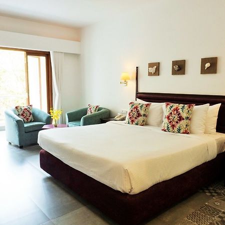 Prainha Resort By The Sea Taleigao Bagian luar foto