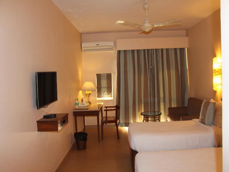 Prainha Resort By The Sea Taleigao Bagian luar foto