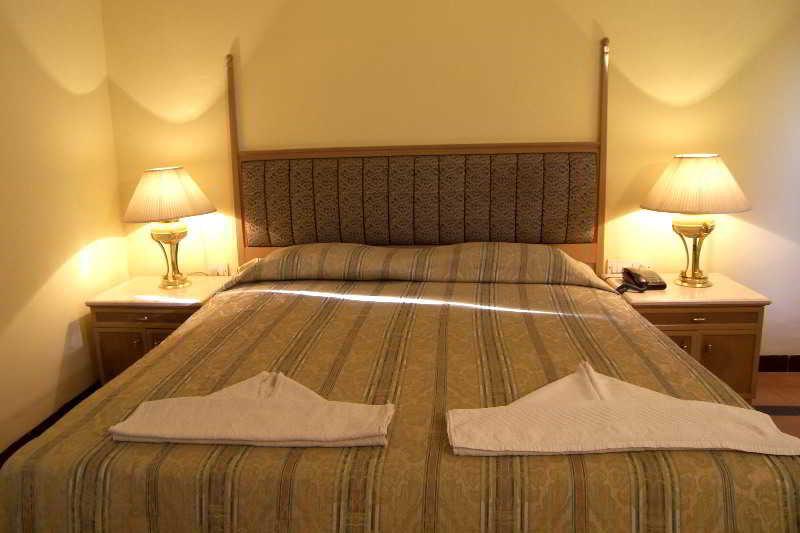 Prainha Resort By The Sea Taleigao Bagian luar foto
